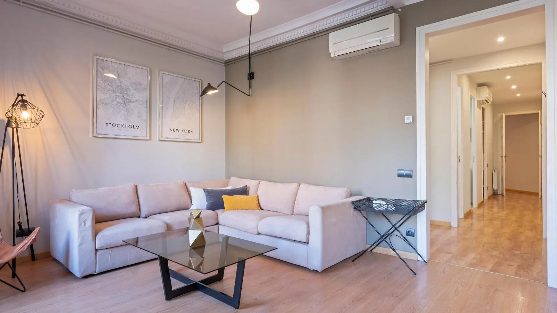 Apartment Alcam Entenza Barcelona Spanien
