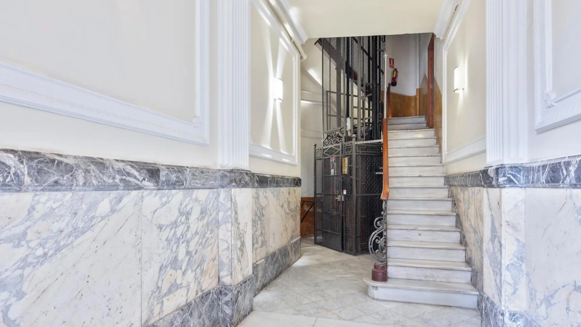 Apartment Alcam Entenza Barcelona Spanien